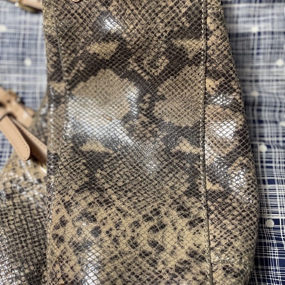 Michael KORS Glossy python-embossed  tote - Picture 3 of 8